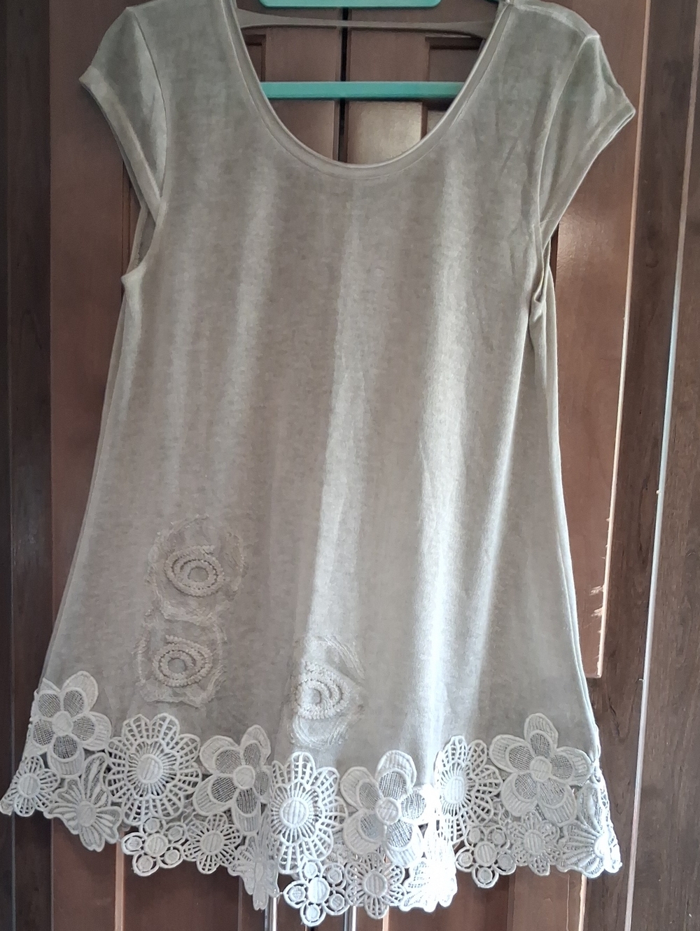 Women's Taupe Short-Sleeve Lace Hem Tunic Top